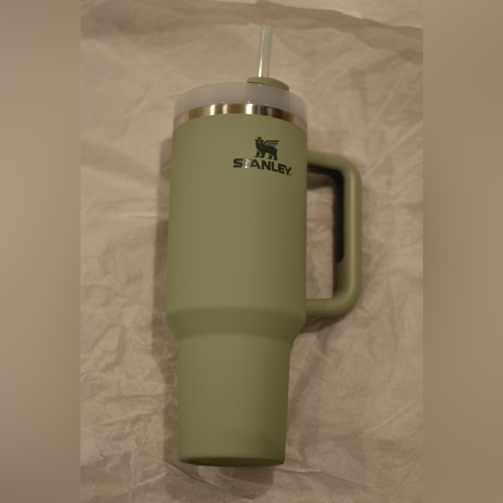 Stanley Cup - THE QUENCHER H2.0 FLOWSTATE™ TUMBLER (SOFT MATTE) | 40 OZ